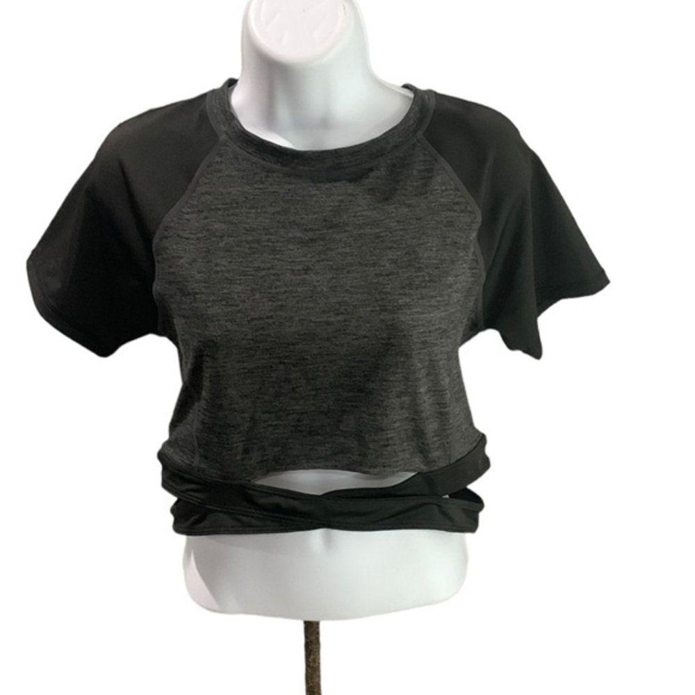 Mono‎ B Workout crop top Criss cross bottom Size Large Grey and Black